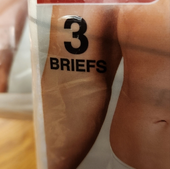 Roundtree & Yorke WHITE Full Cut Briefs 3 Pair/Pack  Sz 56 3PKS. 9 Pairs Total - Picture 4 of 7